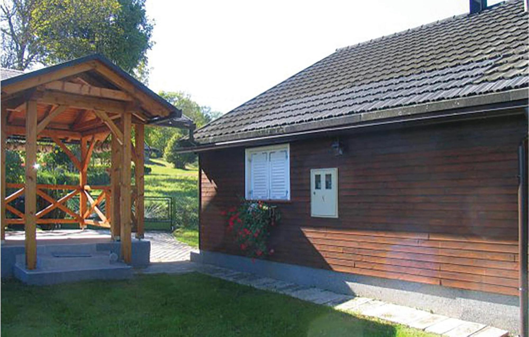 2 Bedroom Cozy Home In Bosiljevo 외부 사진